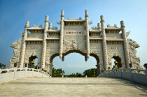 世界上最霸气的生态牌坊（全世界最大的牌坊在哪里）